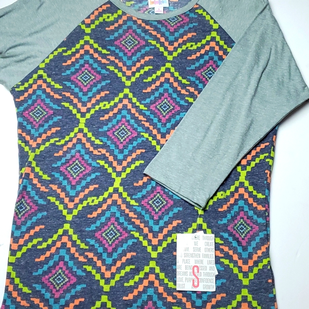 NWT Lularoe Randy baseball style tee